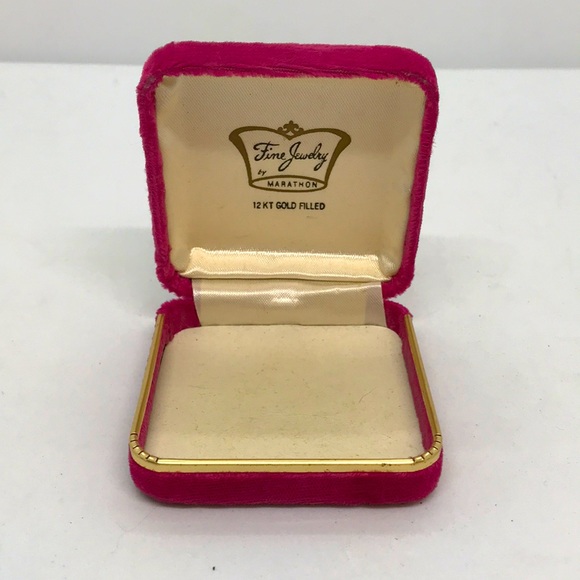 Vintage Jewelry Pink Velvet Gift Box for Fine Jewelry by Marathon - Picture 2 of 7
